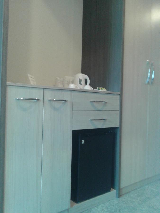 Hide Away Suites Нойда Екстер'єр фото
